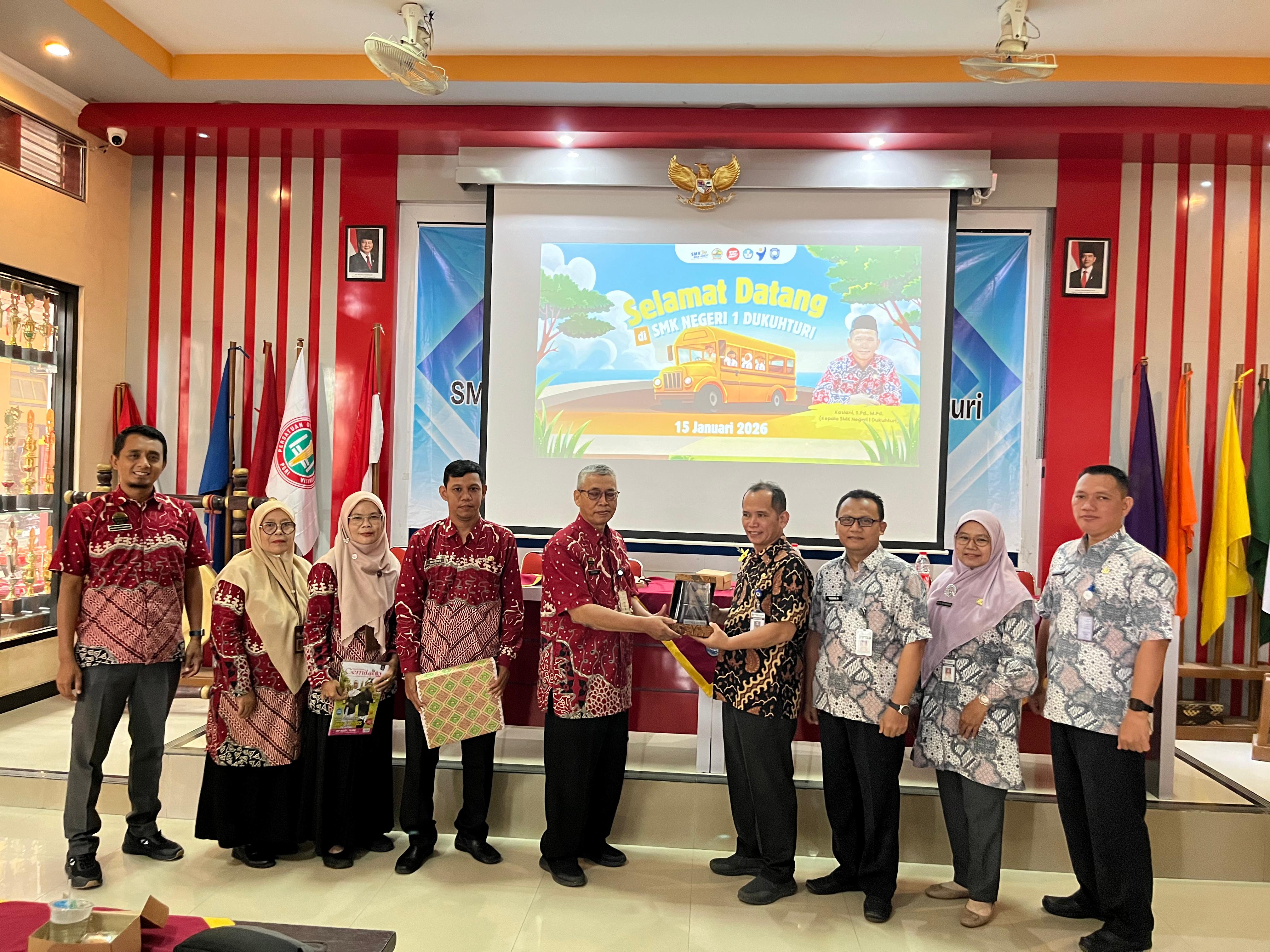 SMK Negeri 1 Dukuhturi Terima Kunjungan Study Career dari SMP Negeri 1 Talang