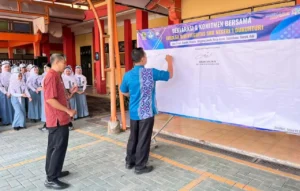 Guru dan Siswa SMK Negeri 1 Dukuhturi Sepakati Komitmen Bersama Menuju Sekolah Berintegritas