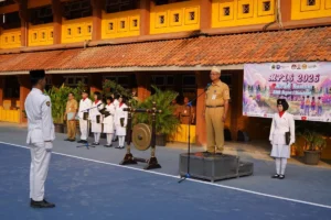 Semangat Baru Mengawali MPLS: Upacara Perdana di Lapangan Baru Dipimpin Pengawas SMK
