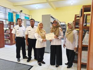 Tingkatkan Kualitas Layanan Literasi, SMKN 1 Dukuhturi Lakukan Studi Banding Perpustakaan