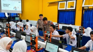 Polres Kabupaten Tegal Ajak Pelajar SMKN 1 Dukuhturi Kenal dan Bijak Memanfaatkan AI